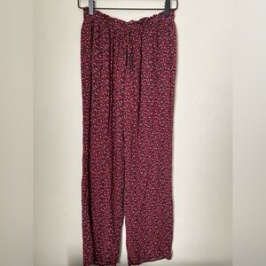 American Eagle Ditsy Floral Paperbag Cropped Pants Red Navy Medium